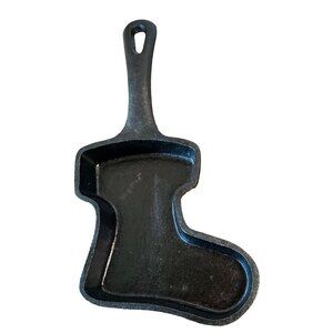 Brooklyn Steel Mini Cast Iron Stocking Christmas Skillet 9 1/2"x5 1/4" approxima